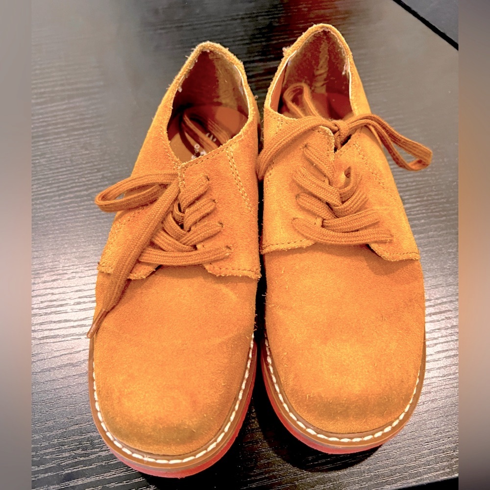 Boys Sperry suede dress shoes - like new